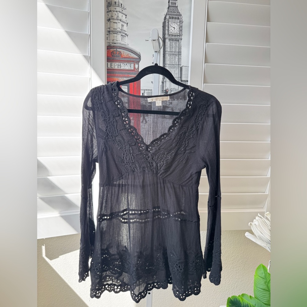 Boston Proper Black and Red Textured Top. Size XS